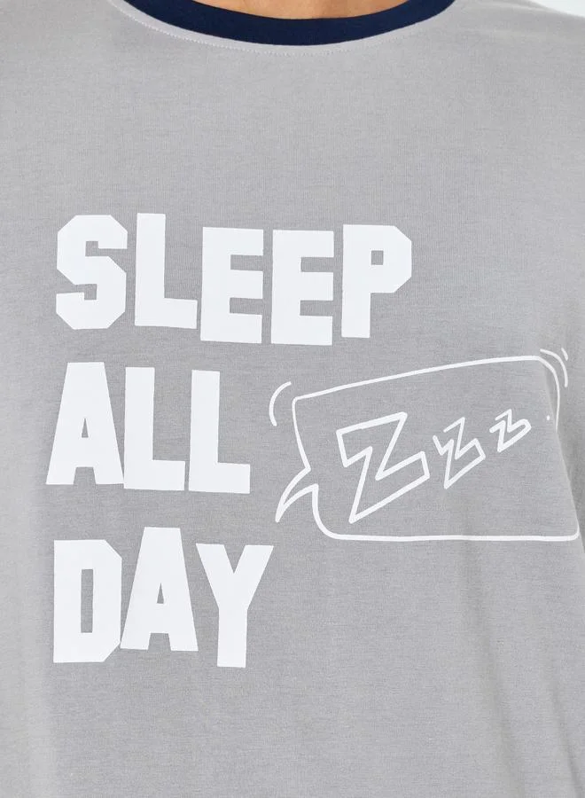 ستايلي طقم بيجاما من بنطال وتيشيرت بطبعة جرافيك